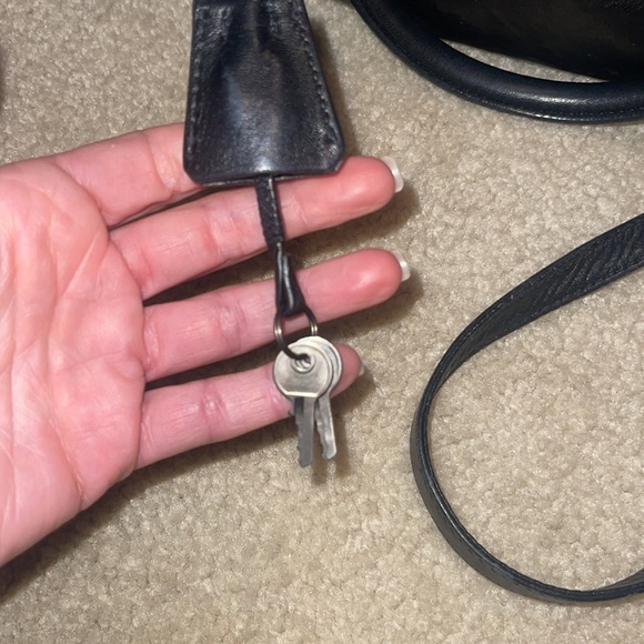 AUTHENTIC PRADA Tote with adjustable crossbody strap. - Picture 9 of 15